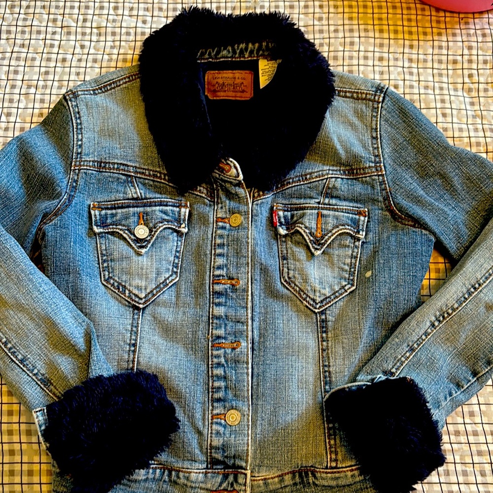 Levi Jean jacket with faux fur